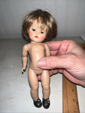 Vintage Vogue strung Ginny doll